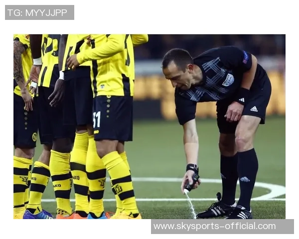 欧联杯曼联大胜热刺战术解析与比赛精彩瞬间回顾