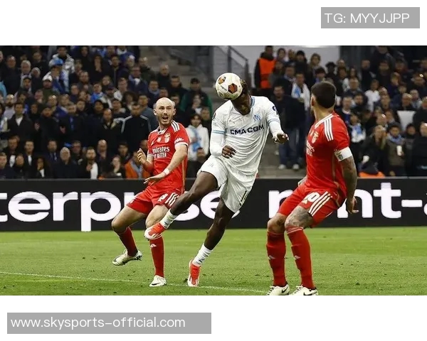 国王杯激战巴黎圣日耳曼轻取本菲卡引发转会风波与球迷热议